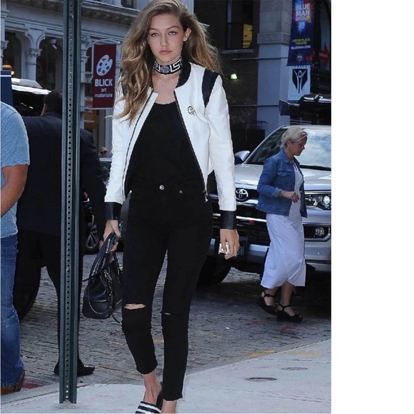 7 for All Mankind Bair The Ankle Skinny Blacked Distressed Jeans Size 26 - Picture 6 of 11